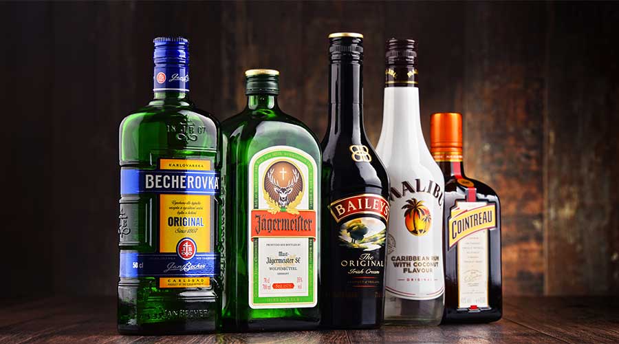 Rượu mùi (Liqueur) là loại thức uống chứa cồn được chưng cất pha chế quyện hòa cùng một số hương vị tự nhiên