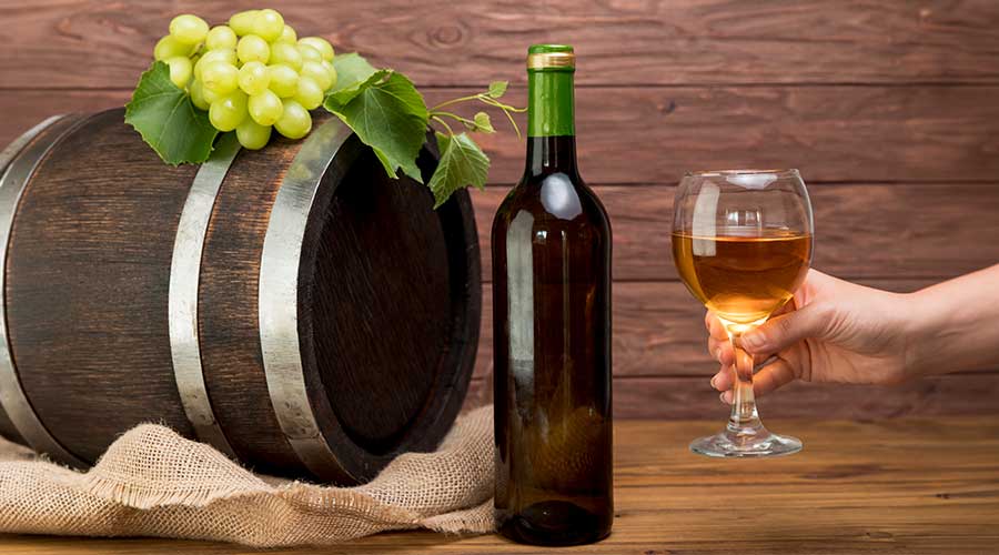 Rượu vang cường hóa (Fortified Wine) là loại vang được cho thêm rượu mạnh