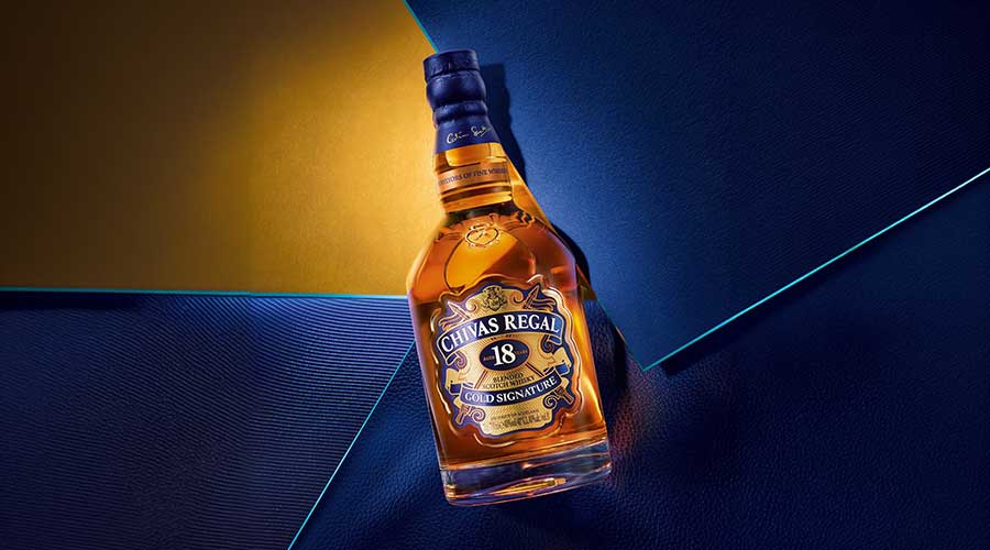 Chivas 18 mang đến hương vị ngọt ngào, nồng nàn và êm dịu