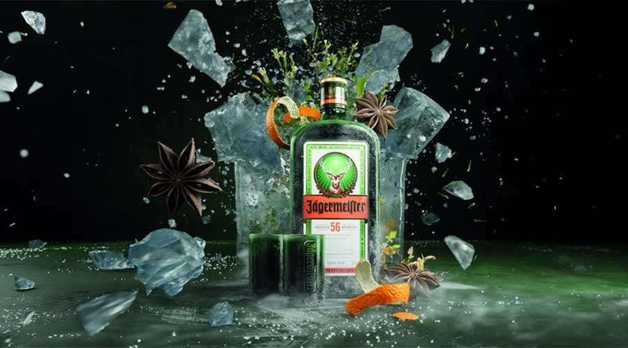 Jagermeister thường được ướp lạnh hoặc uống với đá