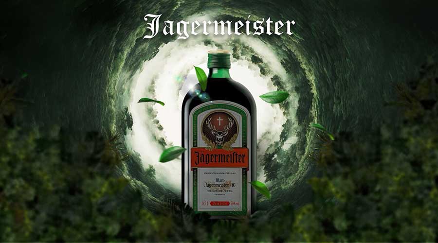 Rượu Jagermeister nổi tiếng là thức uống được kết hợp từ 56 loại thảo mộc và gia vị với nồng độ cồn 35%